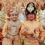 Baju Adat Sulawesi Timur Kartun